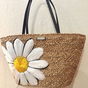 KATE SPADE NEW YORK “DOWN THE RABBIT HOLE” STRAW DAISY TOTE BAG HANDBAG